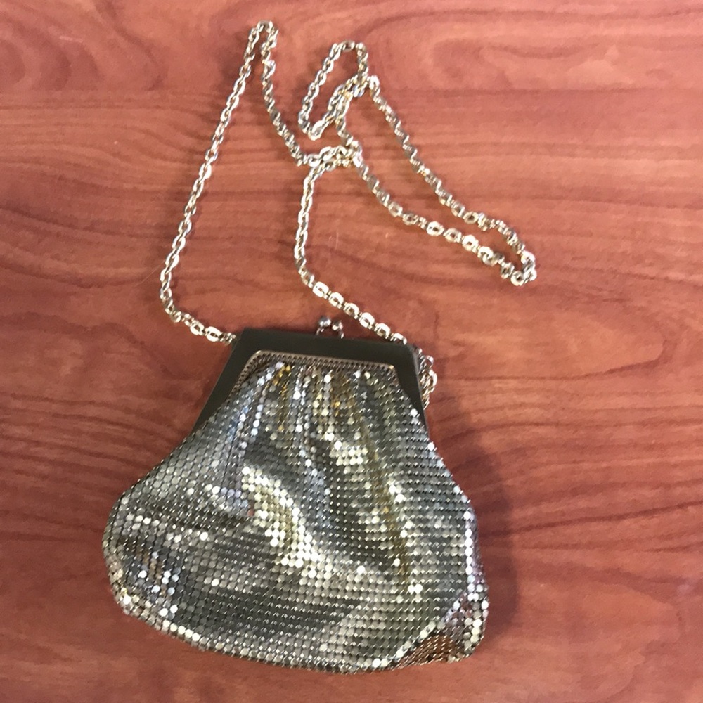 Vintage Whiting and Davis Gold Clutch Chain Mini Clutch